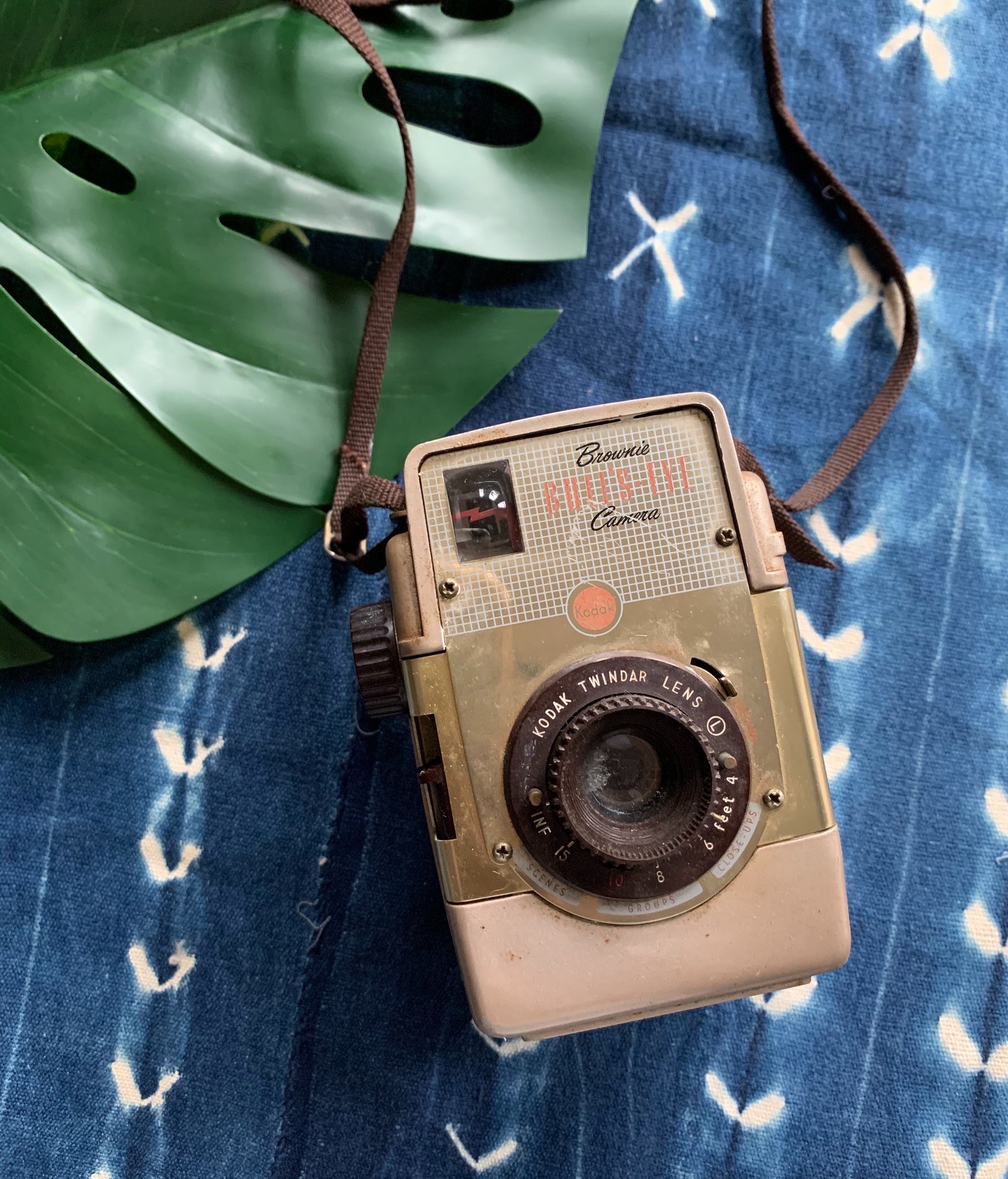 Vintage 1960’s Kodak Brownie Bulls Eye Camera (Untested)